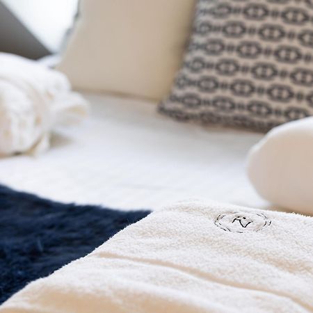 Righ Properties - Luxurious City Centre Three Bedroom Apartment 에든버러 외부 사진