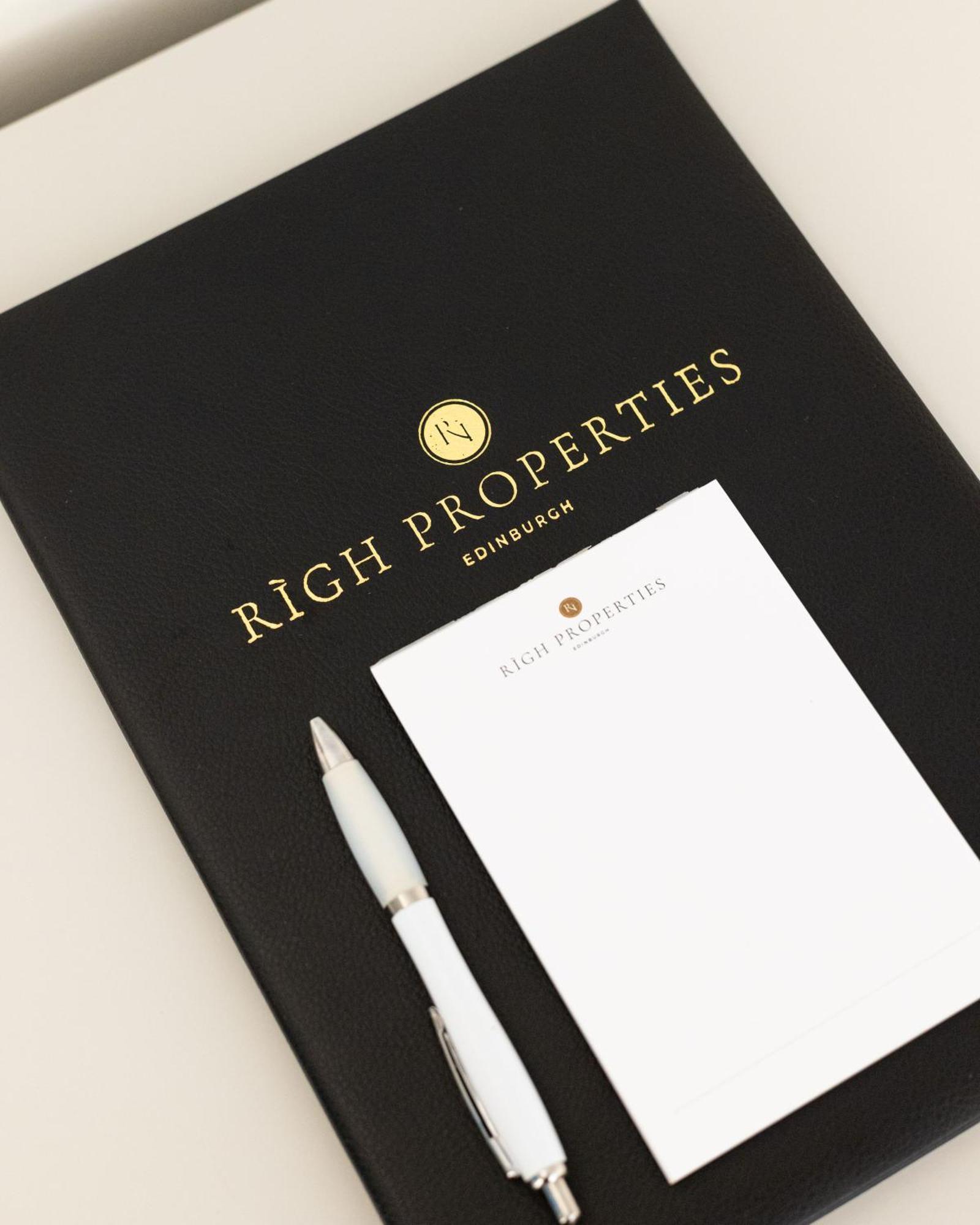Righ Properties - Luxurious City Centre Three Bedroom Apartment 에든버러 외부 사진